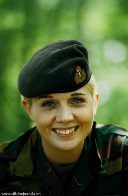 ArmyGirl_08.jpg